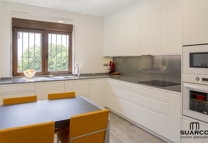 Cocina blanca. Cocinas Suarco