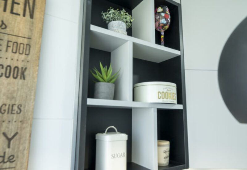 Cocina moderna en gris Suarco