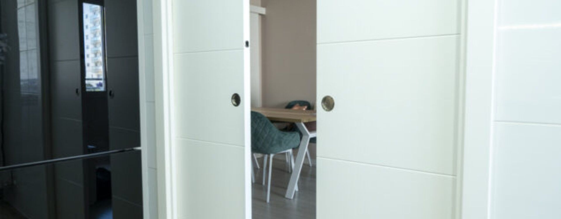 Cocina moderna en gris Suarco