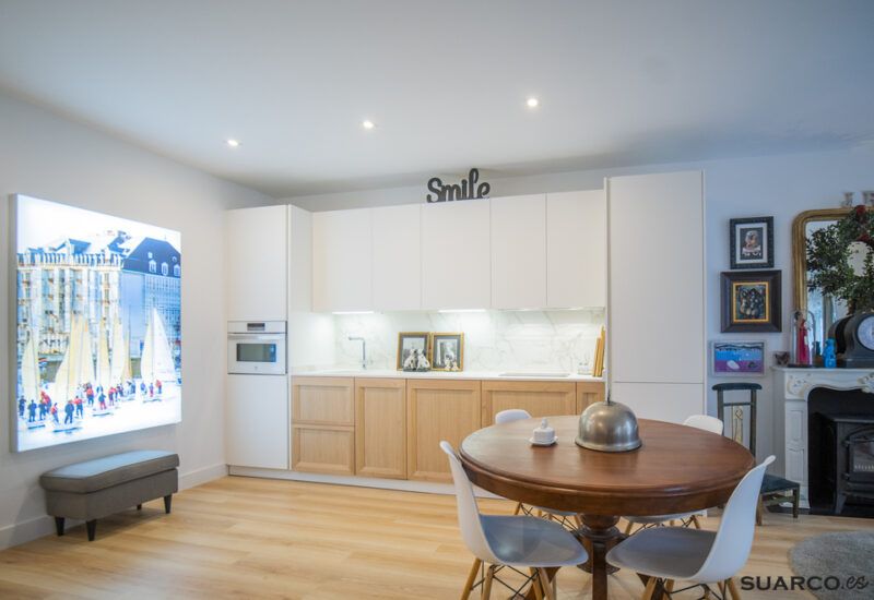 Cocina abierta al salón. Cocinas Suarco