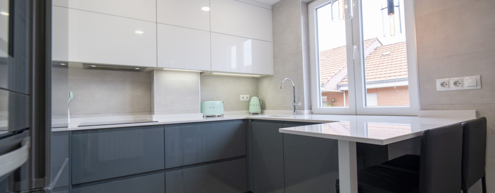 Cocina moderna en forma de U Suarco