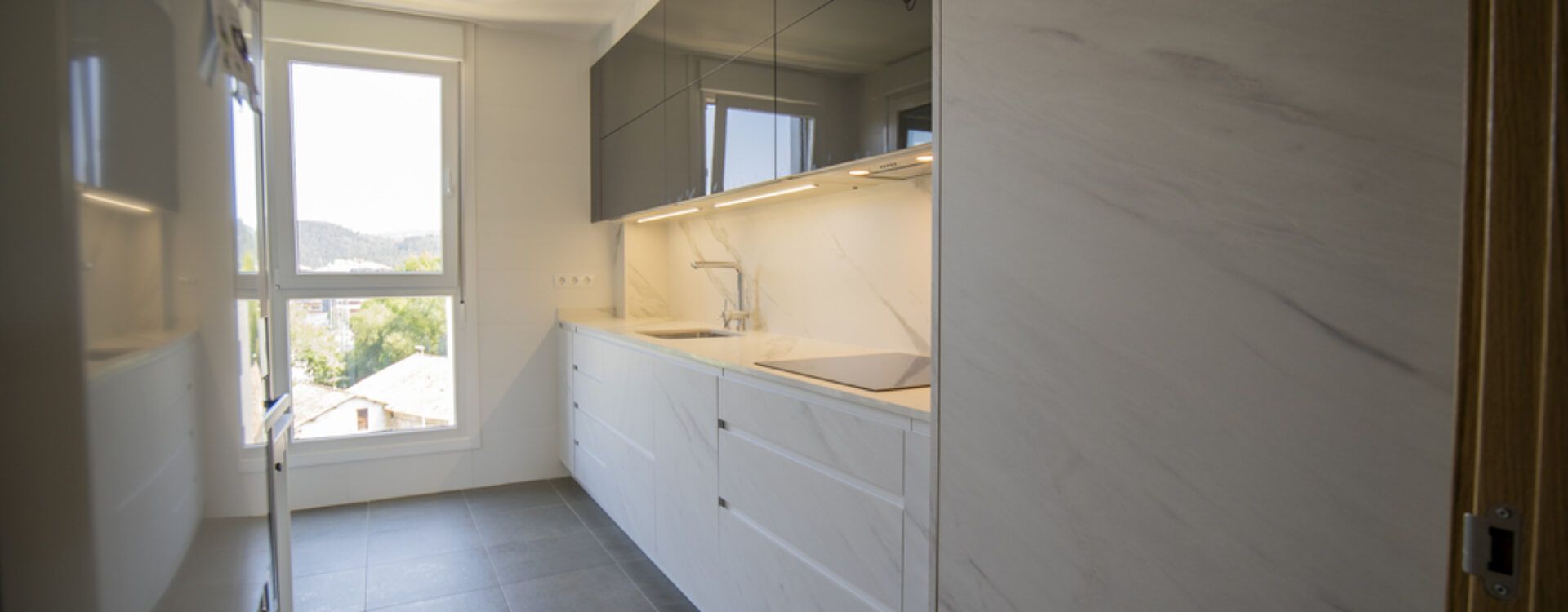 Cocina pequeña blanca Suarco