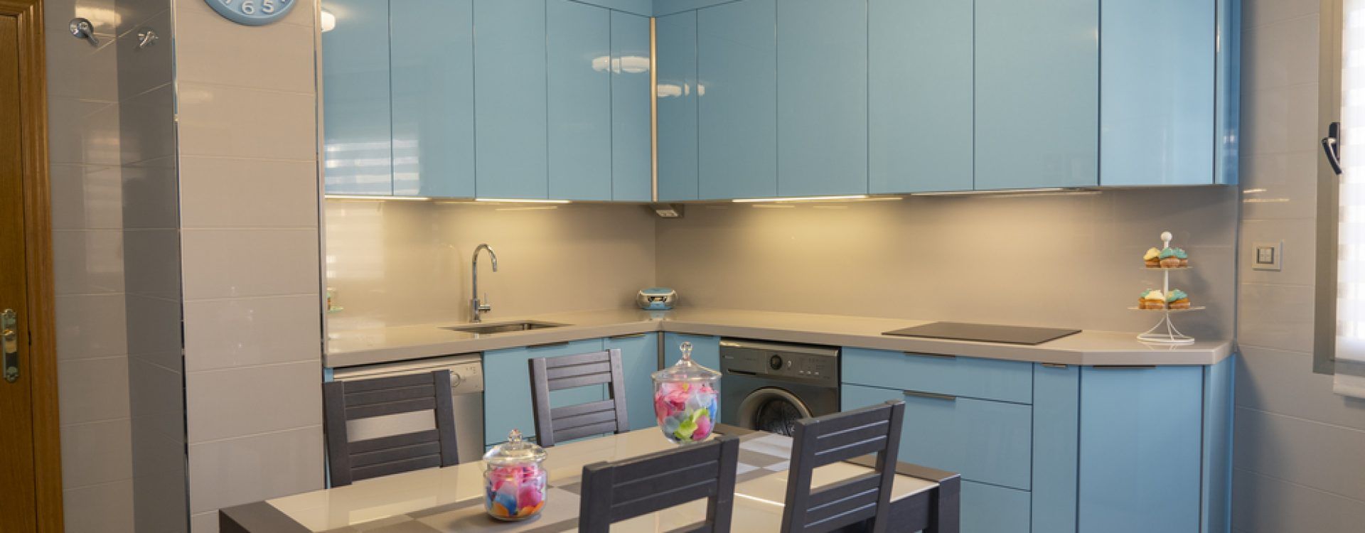 Cocina a medida azul. Cocinas Suarco