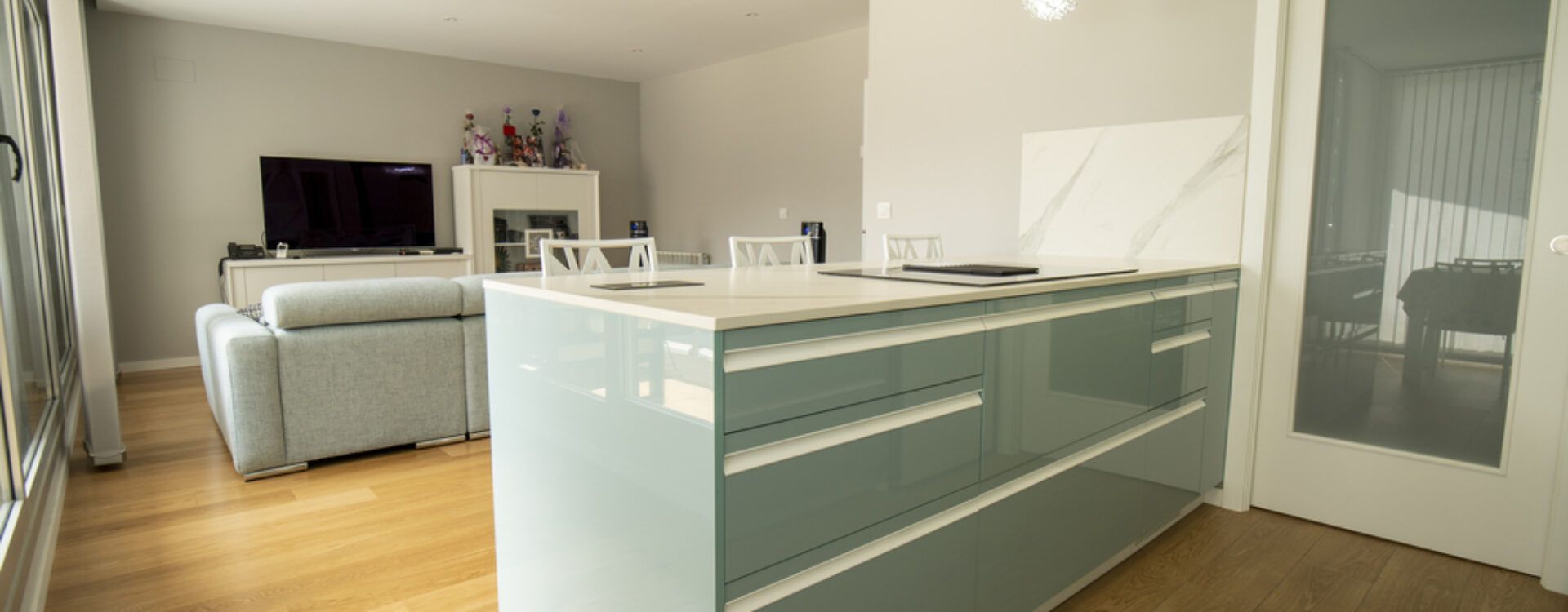 Cocina abierta al salón Suarco