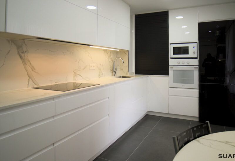 Reforma de cocina blanca Suarco