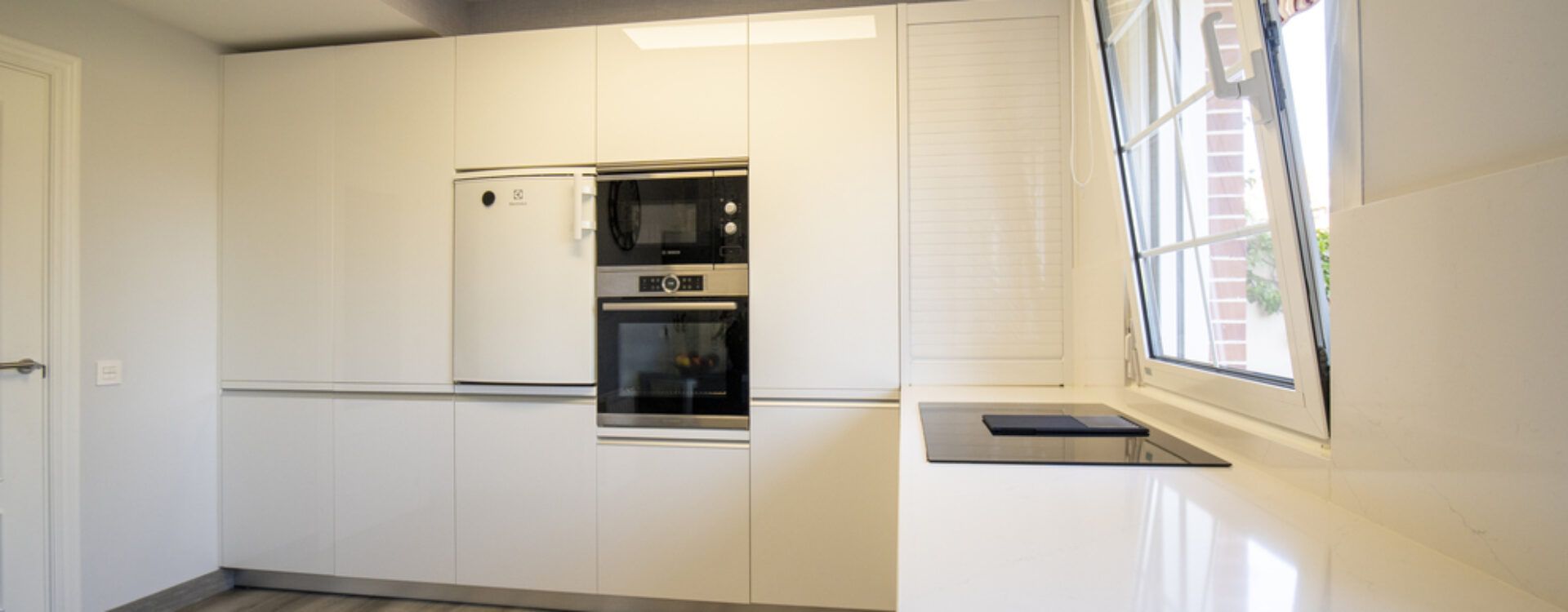 cocina en forma de L Blanca Suarco