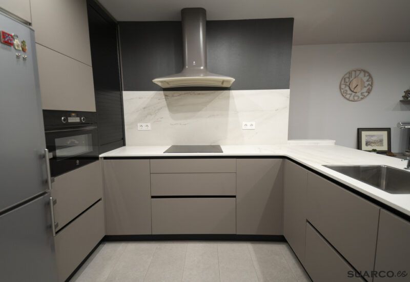Cocina abierta al salón Suarco