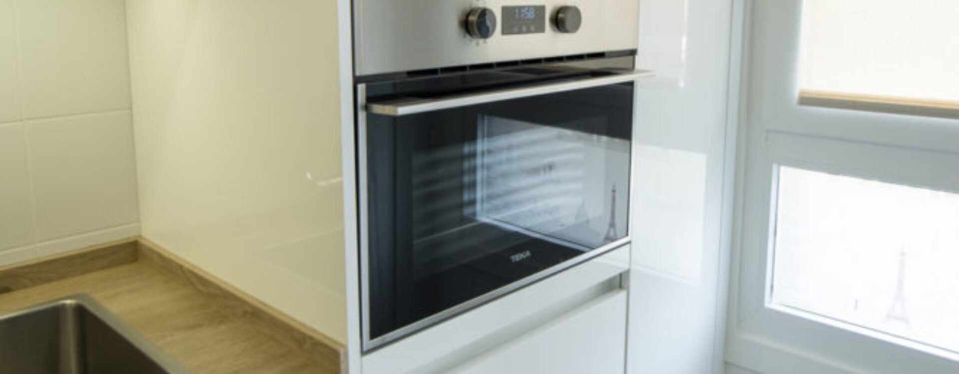 Cocina pequeña y estrecha Suarco