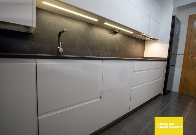 Cocina pequeña blanca Suarco