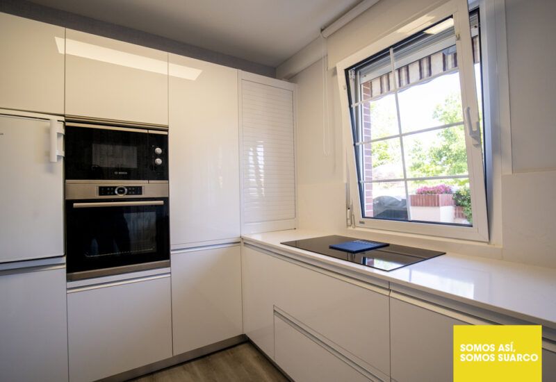 cocina en forma de L Blanca Suarco