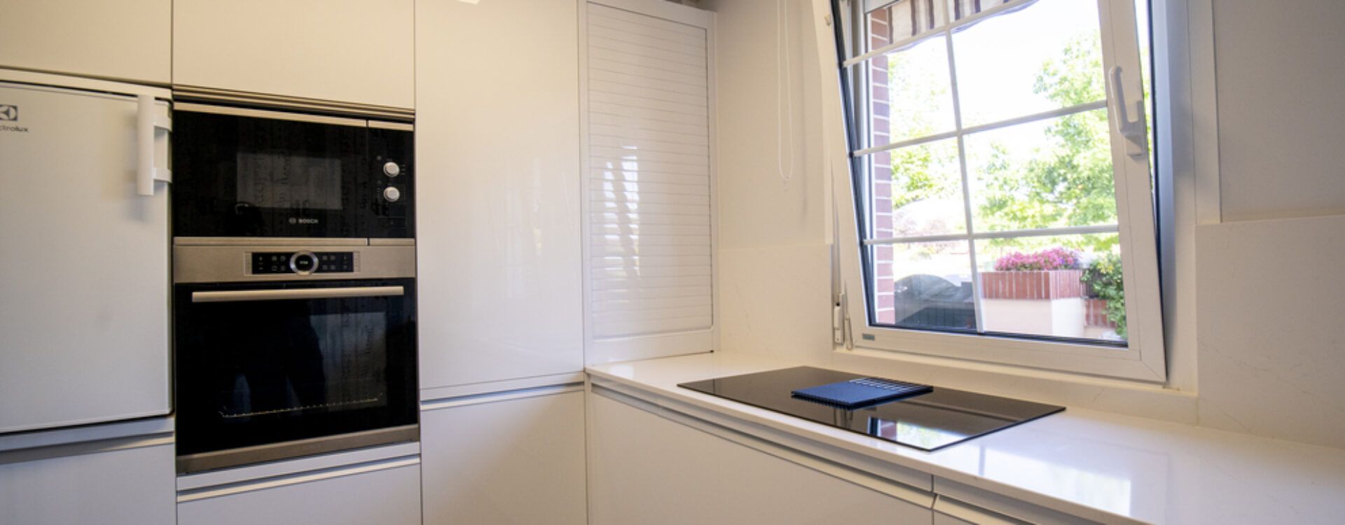 cocina en forma de L Blanca Suarco