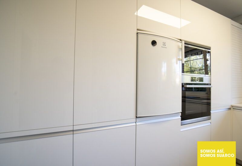 cocina en forma de L Blanca Suarco
