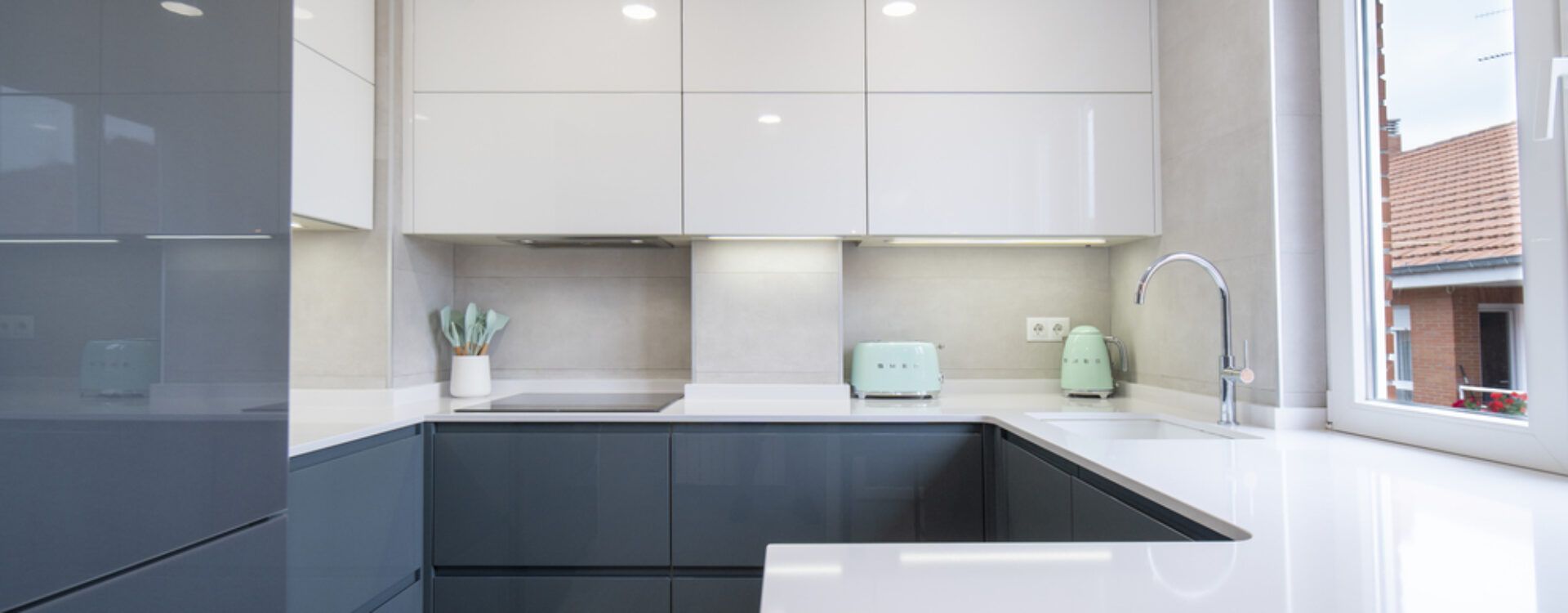 Cocina moderna en forma de U Suarco