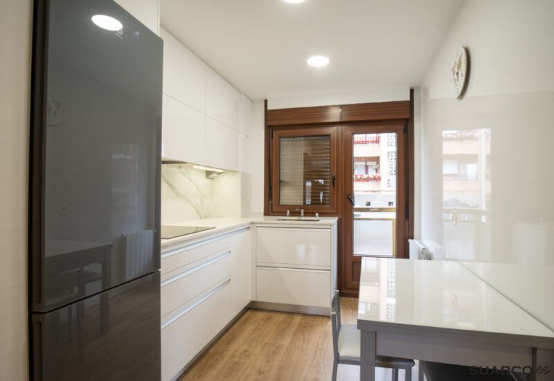 Cocina abierta al salón Suarco
