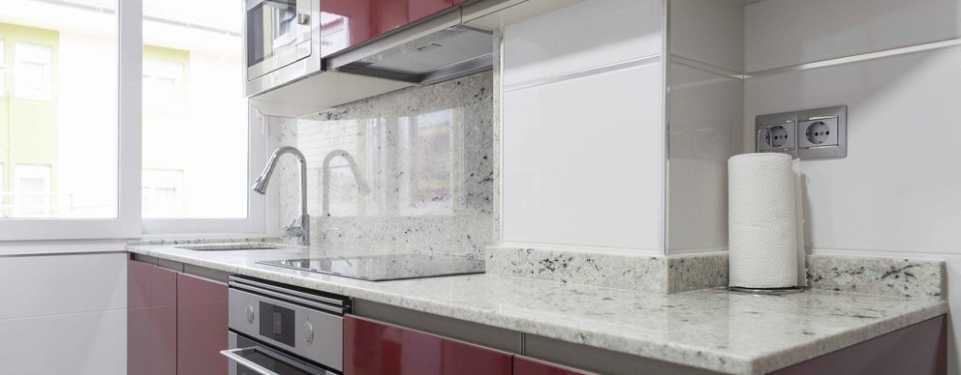 Cocina burdeos. Cocinas Suarco