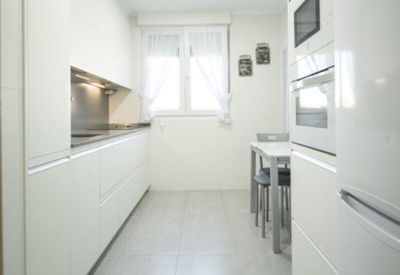 cocina moderna blanca. Cocinas Suarco
