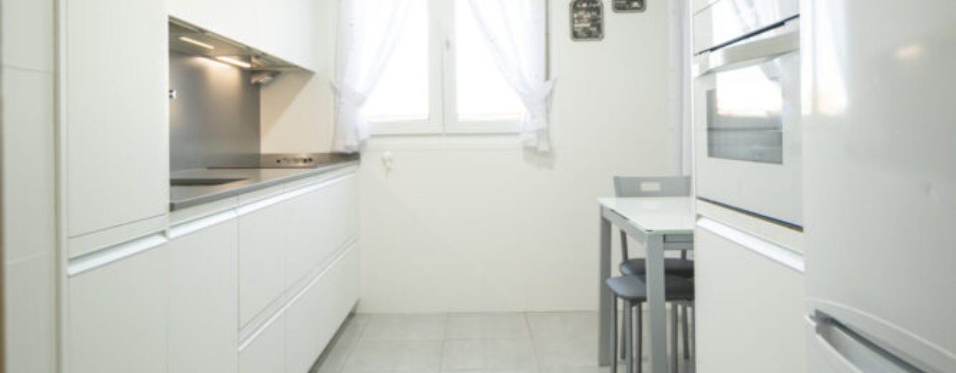 cocina moderna blanca. Cocinas Suarco
