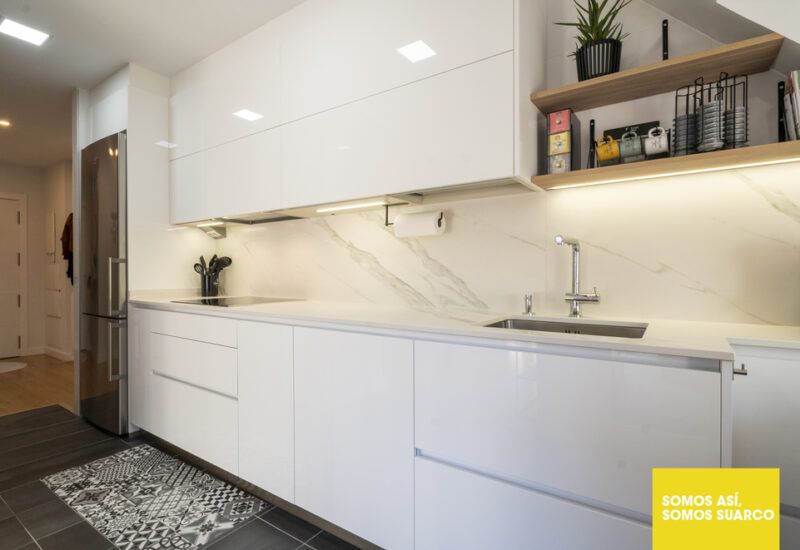 Cocina moderna en ático Suarco