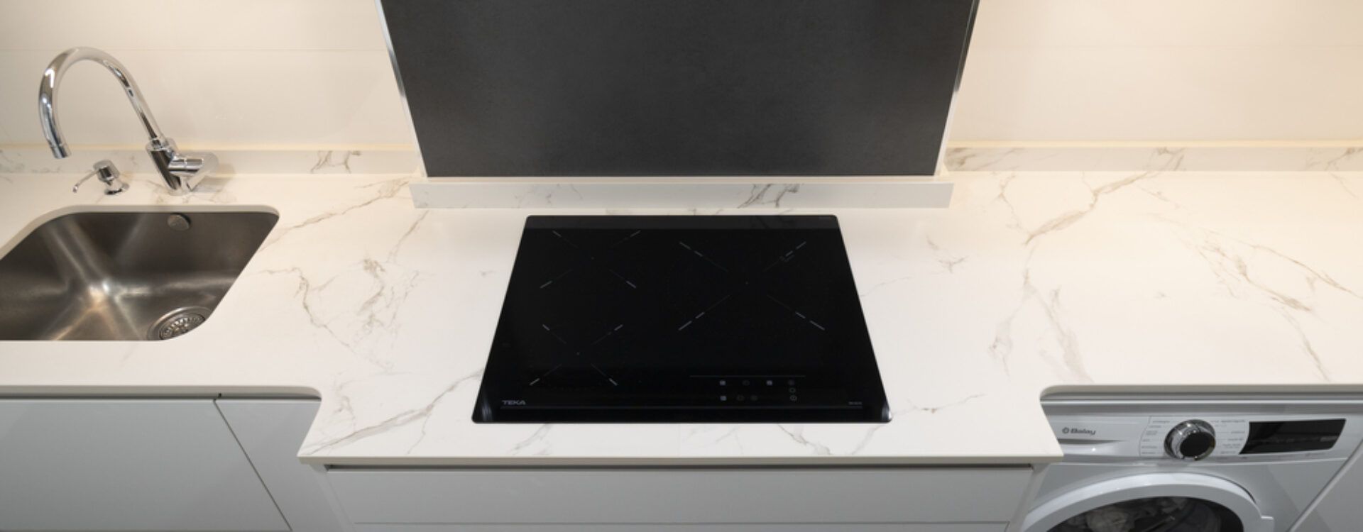 Cocina pequeña en forma de L Suarco