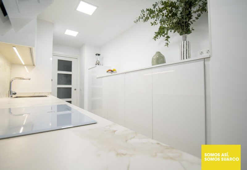 Cocina estrecha y alargada Suarco
