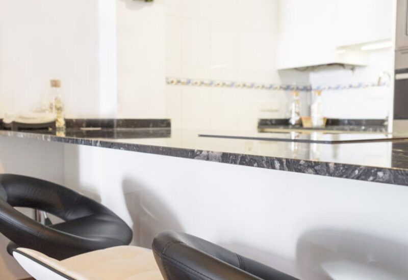 cocina con isla, minimalista