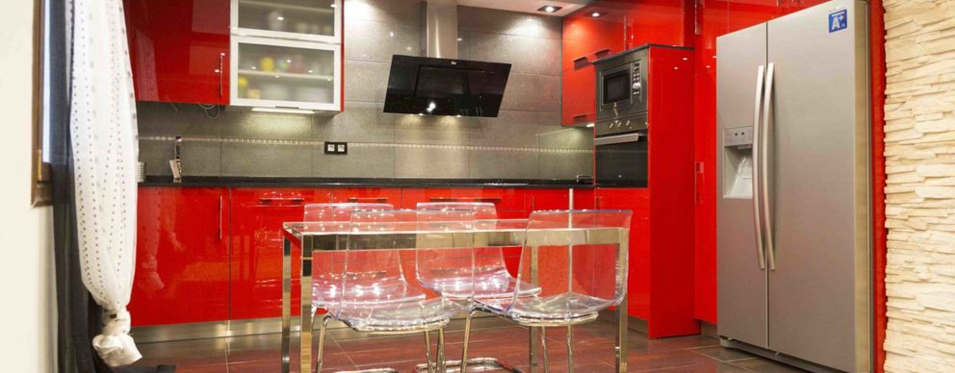 Cocina color rojo. Cocinas Suarco